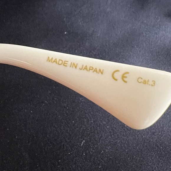 GUCCI GG1131S Interchangeable Cat-Eye Sunglass Gold Metal Frame 3 Clip-On Pieces - Picture 12 of 16